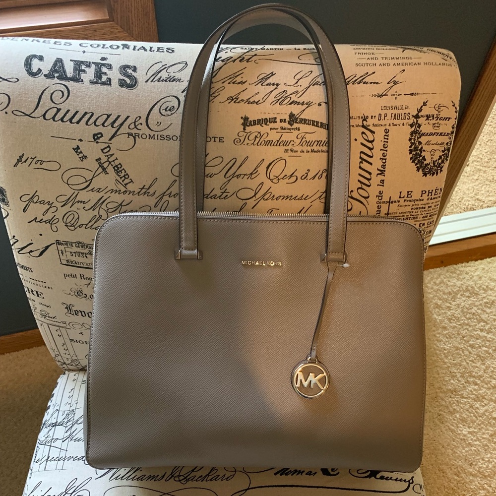 Michael Kors XL Houston Tote